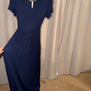 NEW WITH TAGS: Short Sleeve Navy Blue Maxi Dress with POCKETS! New with tags!